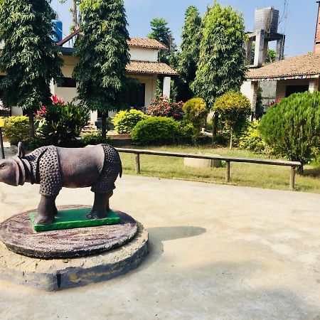 Safari Wildlife Lodge And Camp Chitwan Εξωτερικό φωτογραφία