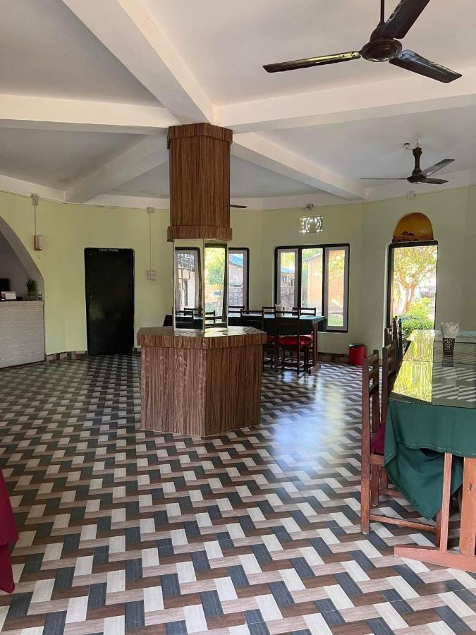 Safari Wildlife Lodge And Camp Chitwan Εξωτερικό φωτογραφία
