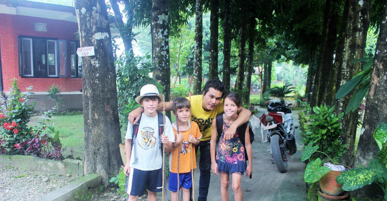 Safari Wildlife Lodge And Camp Chitwan Εξωτερικό φωτογραφία