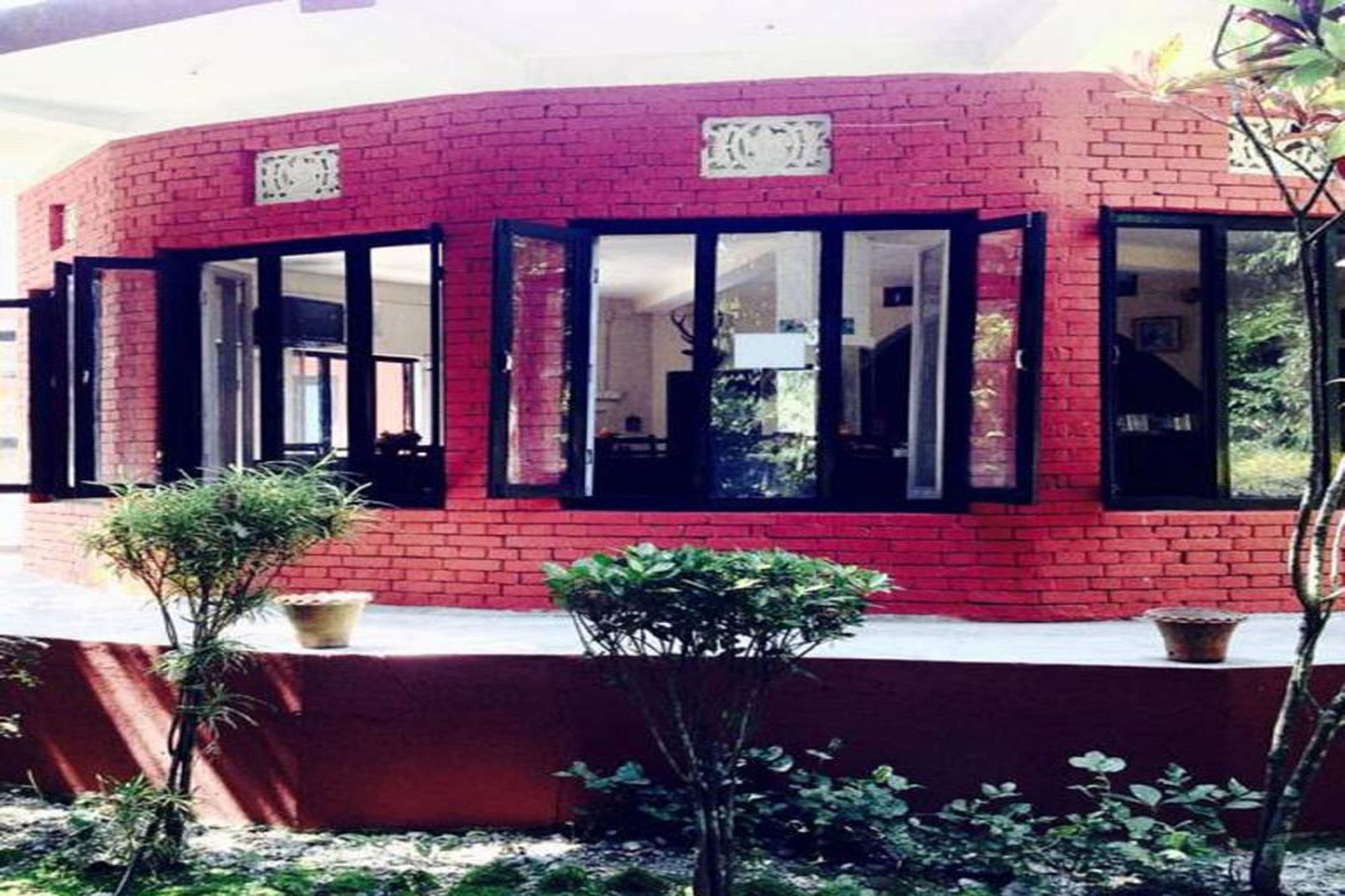 Safari Wildlife Lodge And Camp Chitwan Εξωτερικό φωτογραφία